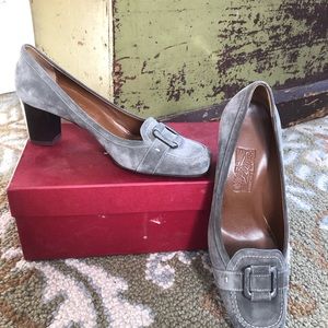 Unworn Salvatore Ferragamo Twirl Suede Heels 9.5